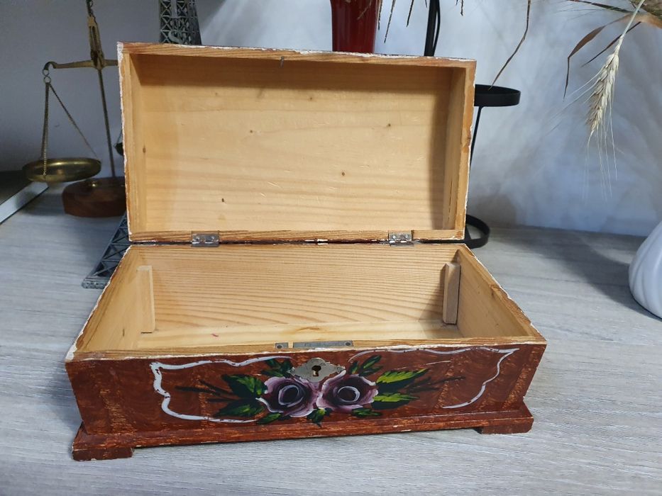 Cutie depozitare bujuterii din lemn masiv