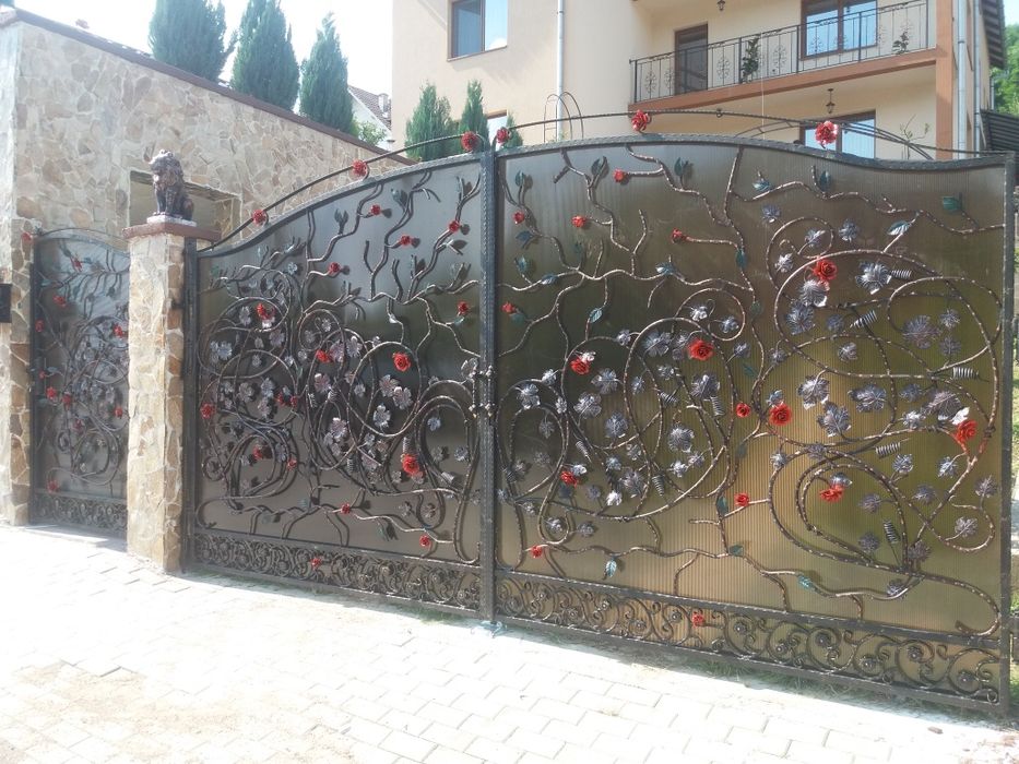 Porti,garduri,scari metalice, balustrade, confecții metalice, suduri a
