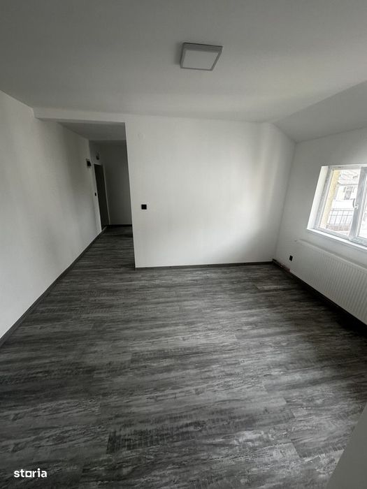 Apartament cu 3 camere de vanzare, 48 mp, Dealul Florilor