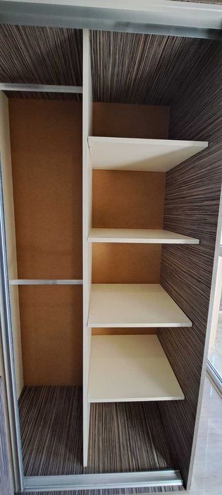 Обзавеждане за спалня - гардероб, скрин, нощни шкафчета и огледало