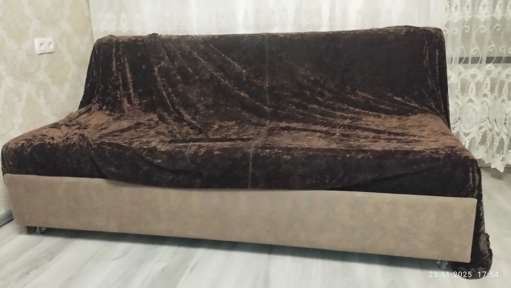 Продается диван и стол