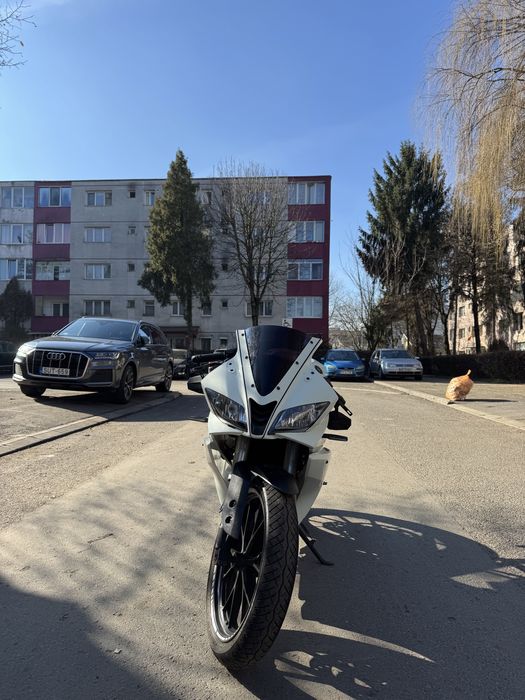 Yamaha YZF R-125.  Abs fata spate  categ a1!!