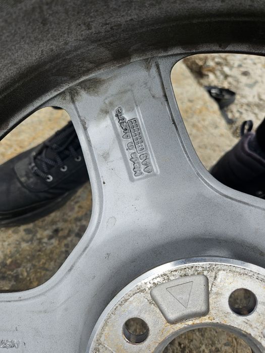 Рзервна гума патерица комплект за Audi Q5  195 75 18