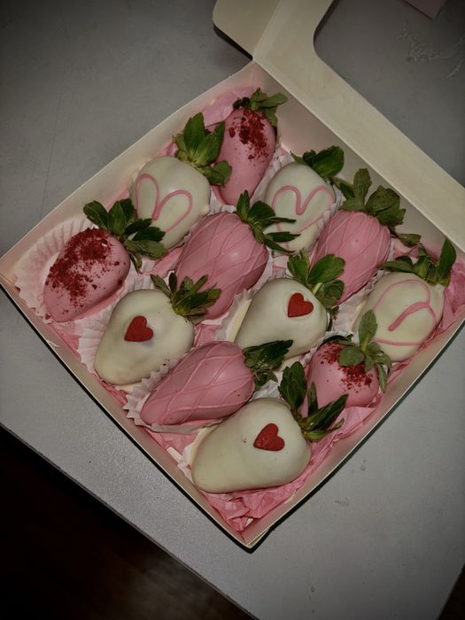 Клубника в шоколаде - 12 шт