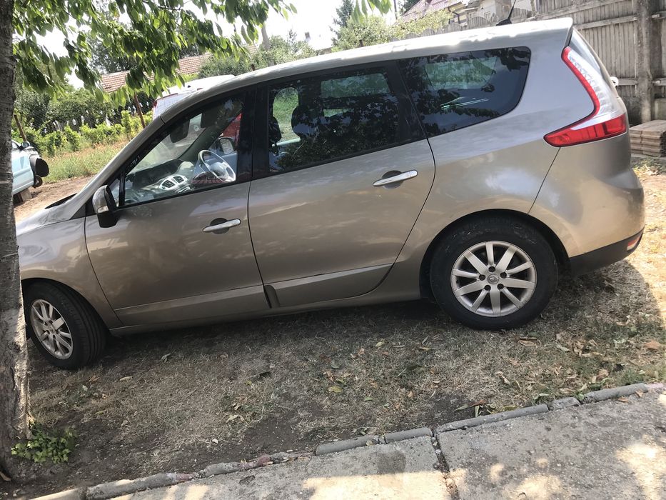 Usi macarale haion si alte piese scenic 3 2011