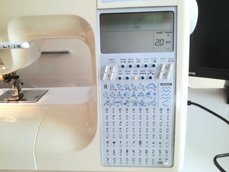 Mașină de cusut și brodat computerizată Singer Professional XL-10