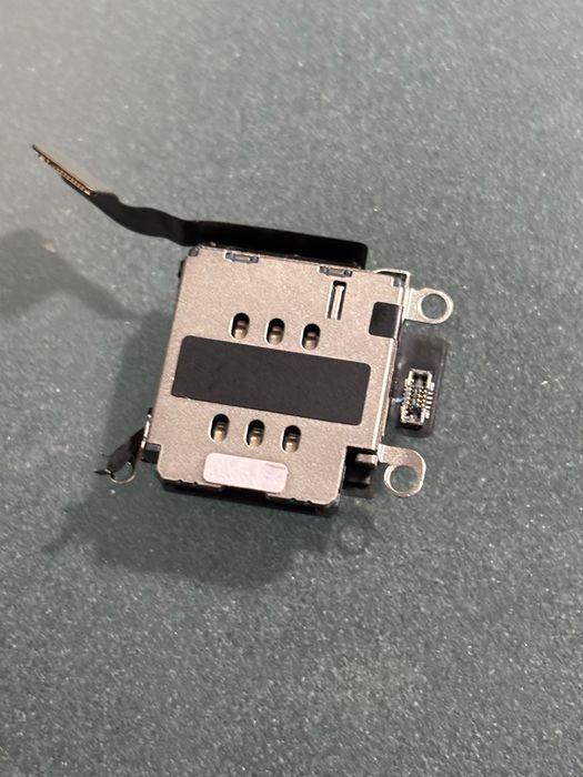 Части за iphone 13