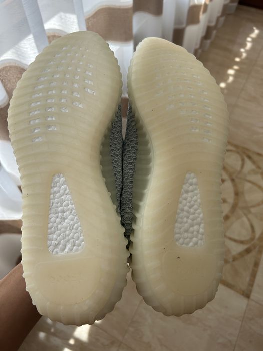 Yeezy Boost 350 V2