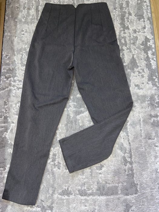 Pantaloni de costum gri închis