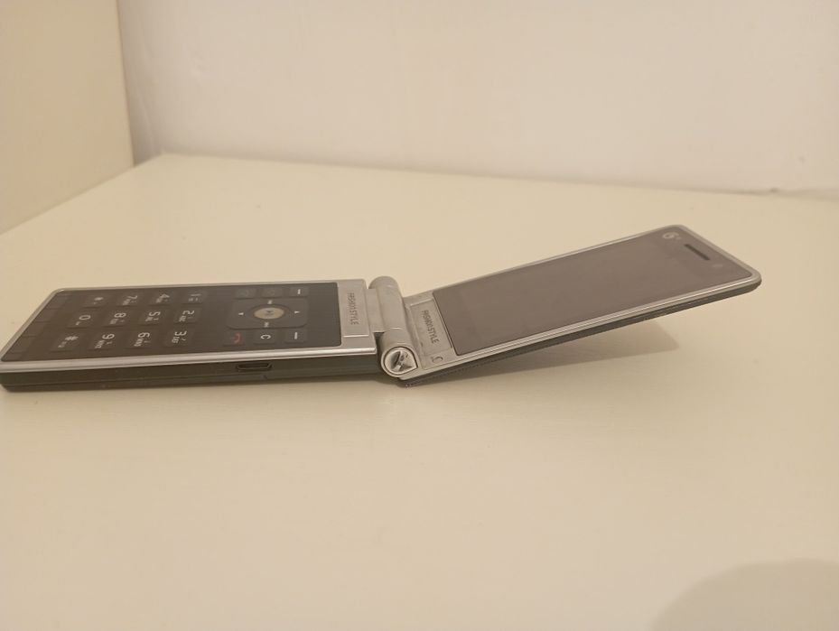 Продам телефон vertu