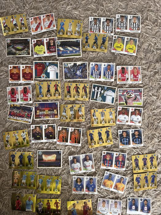 Vand 45 de panini fifa 365