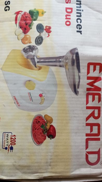 Электромясорубка Эмералд