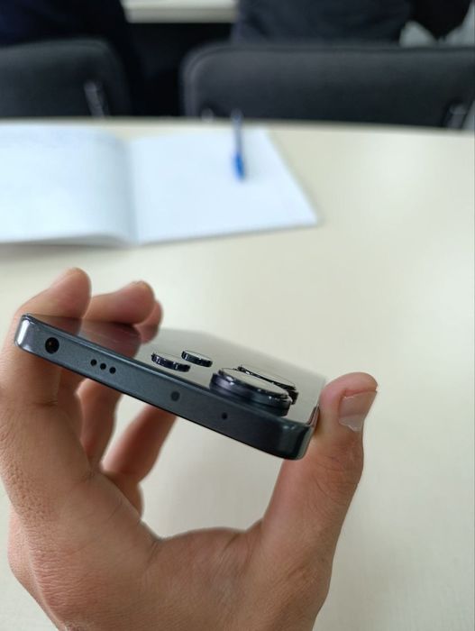 Telefon sotiladi.Redmi Note 13,