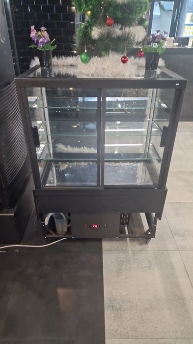 Продается ресотораные обородоваине