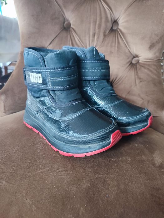 Cizme UGG băieți mărimea 30
