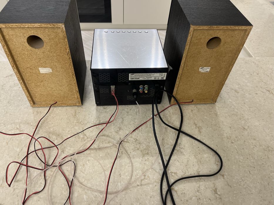 Музыкалтный центр Самсунг