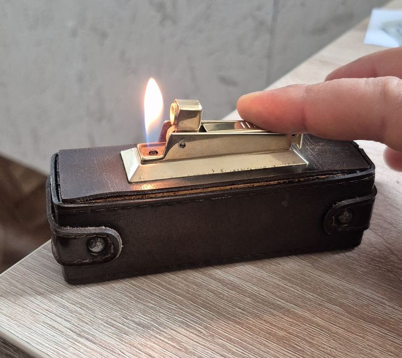 Bricheta vintage 1950