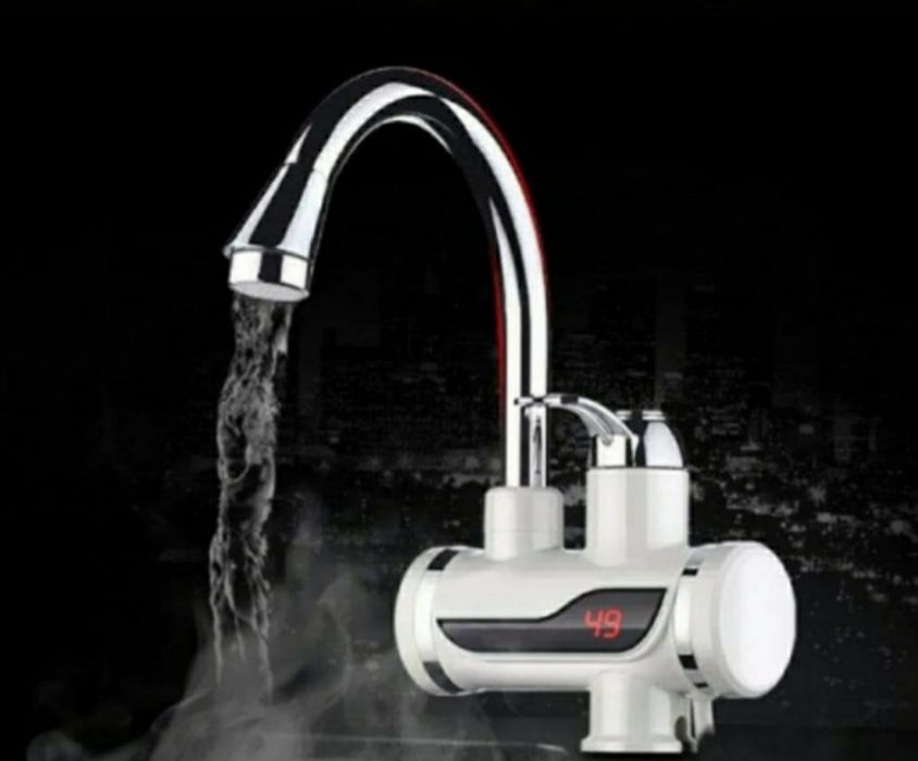 Baterie instant robinet electric pentru apa calda afisaj
