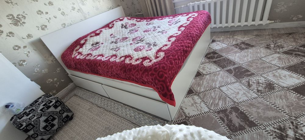 Продам двуспальную кровать  200×180