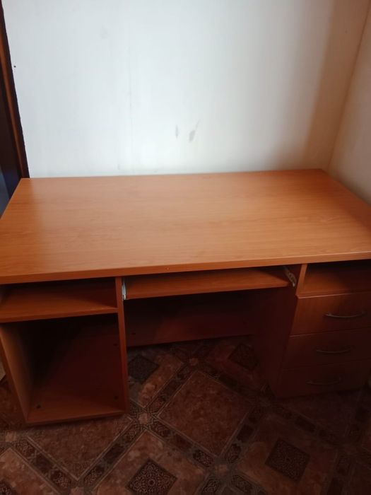 Продаётся рабочий стол