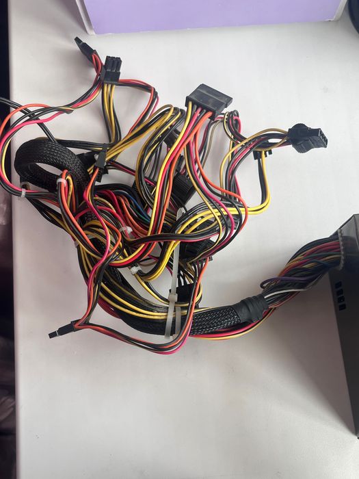 Блок питания Huntkey 700W