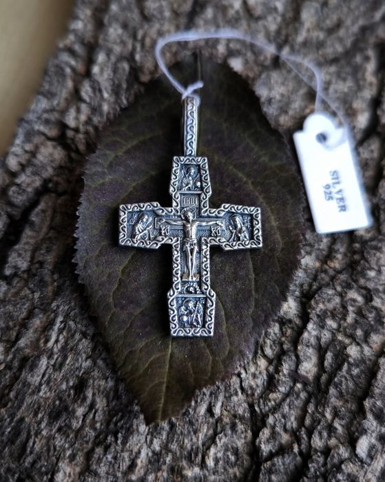 Сребърни кръстове и медальони