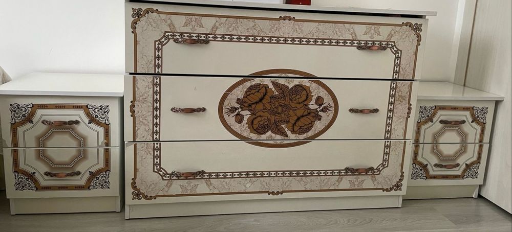 Продам спальный гарнитур