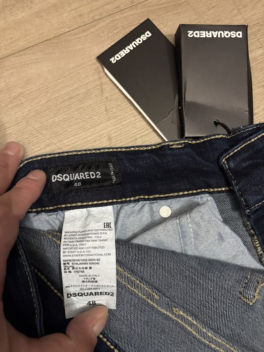 Blugi Dsquared2 , noi cu eticheta