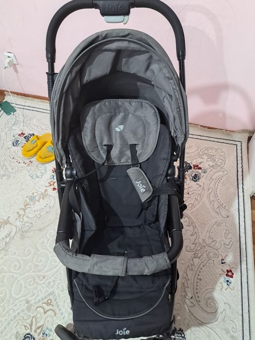 Продам коляску joie