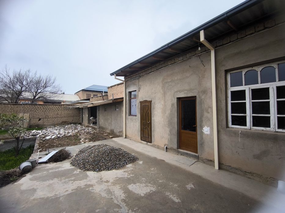 Hovli sotiladi .6 sotix. Qarshi shaxar qilichbek qo'rĝoncha mfy