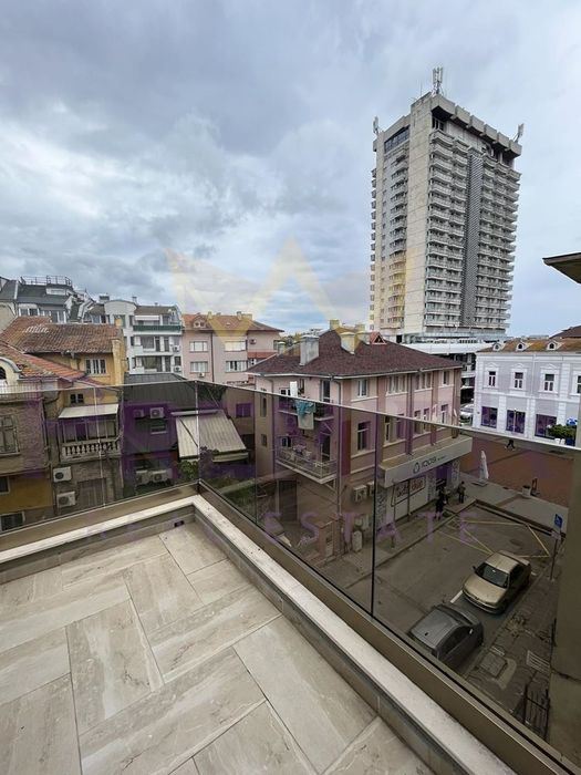 Дава се под наем Тристаен апартамент в Варна, Гръцка махала - 100 кв.м за 1500 € - Снимка #11