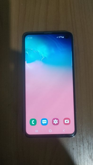 Продаю Самсунг с10е