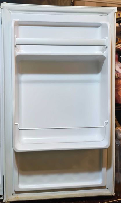 Haier HTTF-406W (81 литра) - Малък хладилник Haier - Smeg Style / Brushed Steel + Опция за ваше лого!