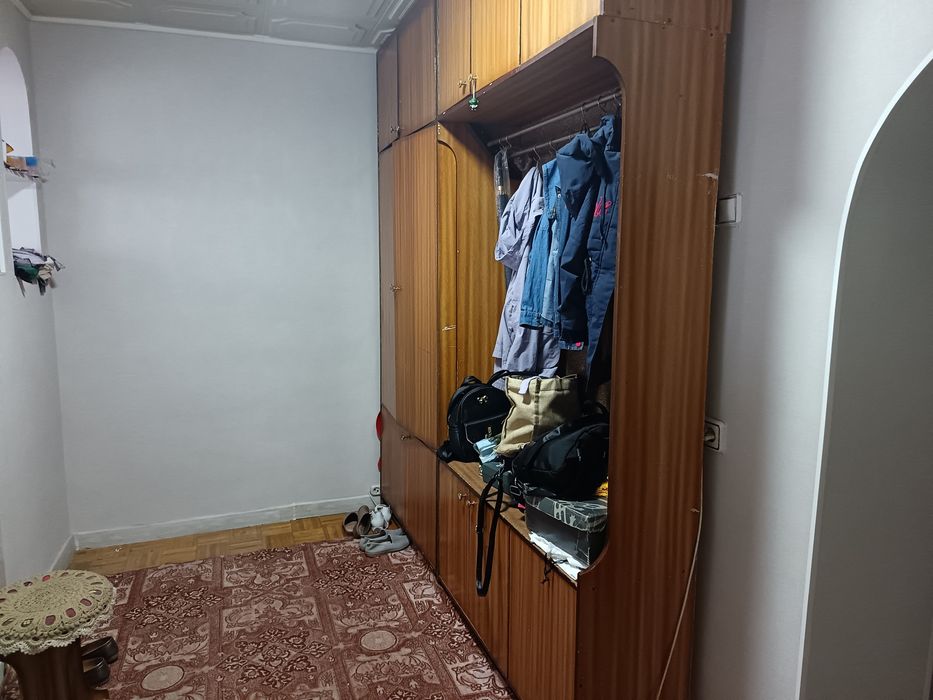 Продам шкаф в прихожую