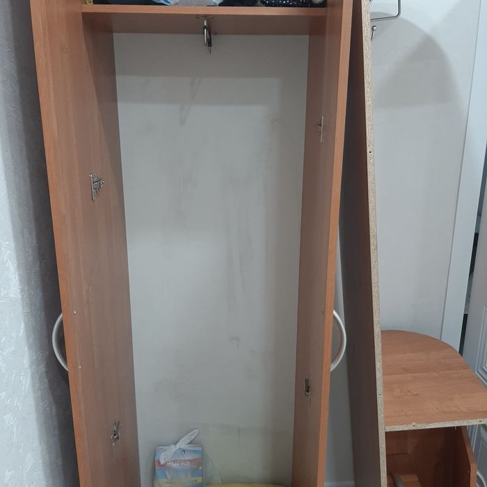 Продам прихожую б.у