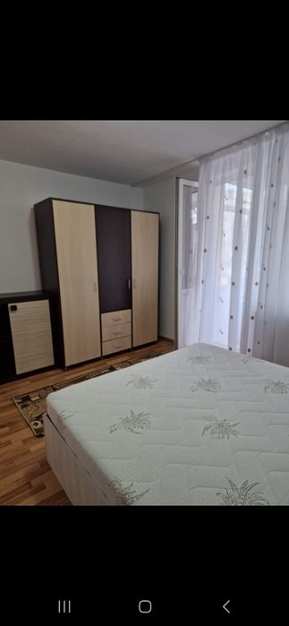 Închiriez garsoniera confort 1