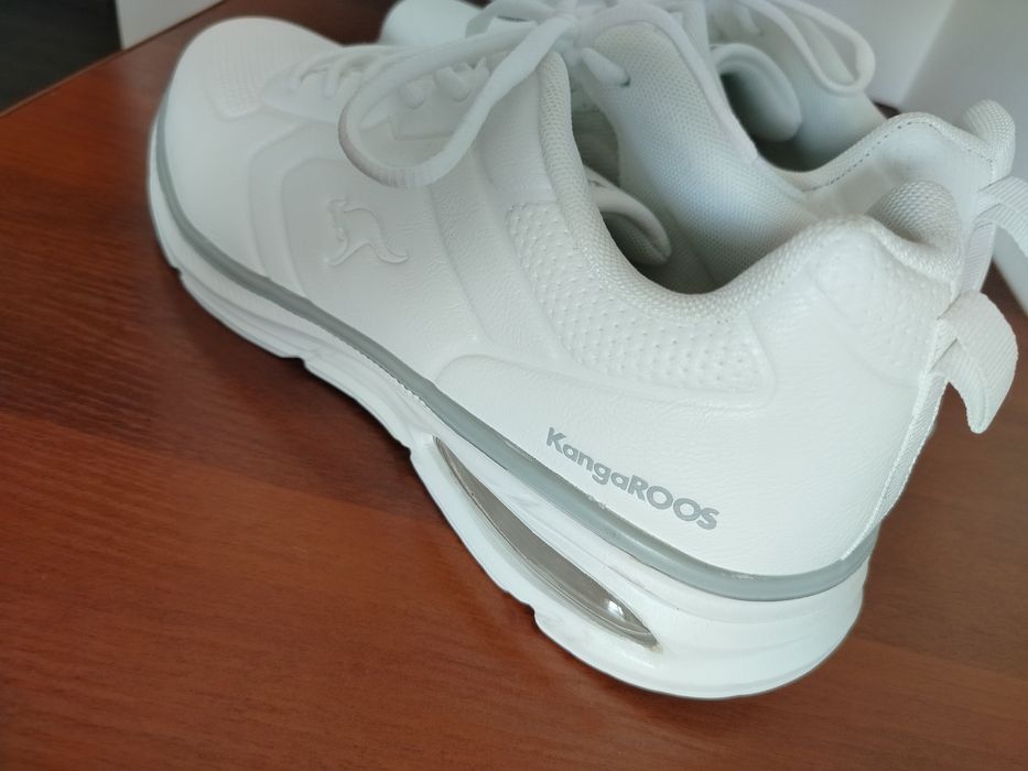 Продажа кроссовок бренда KangaROOS ,