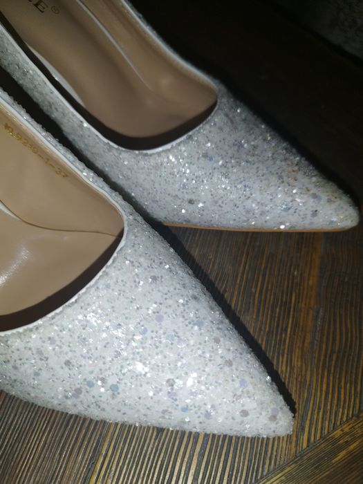 Новые туфли с блесками