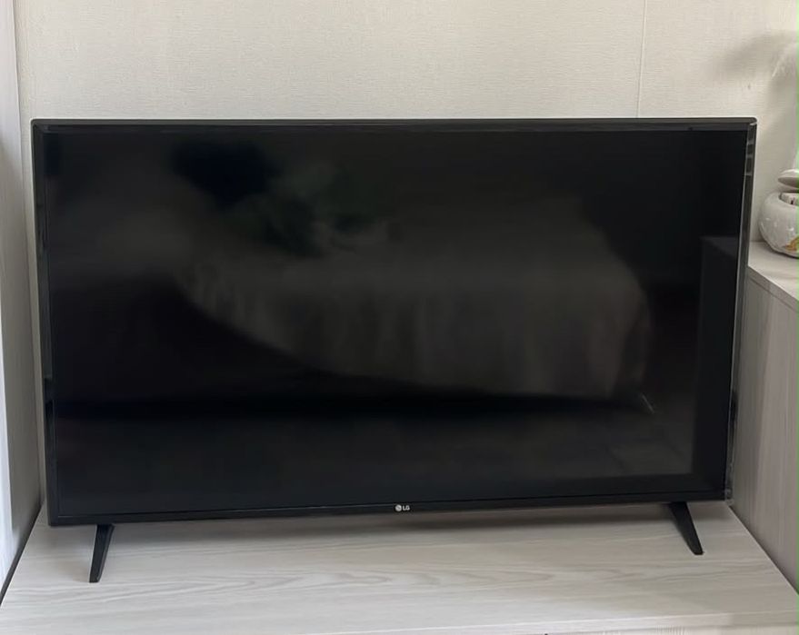 Продам телевизор Lg 43