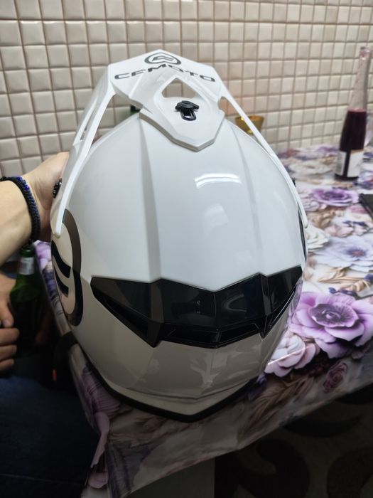 Vând casca CF MOTO și ochelari protecție Leatt