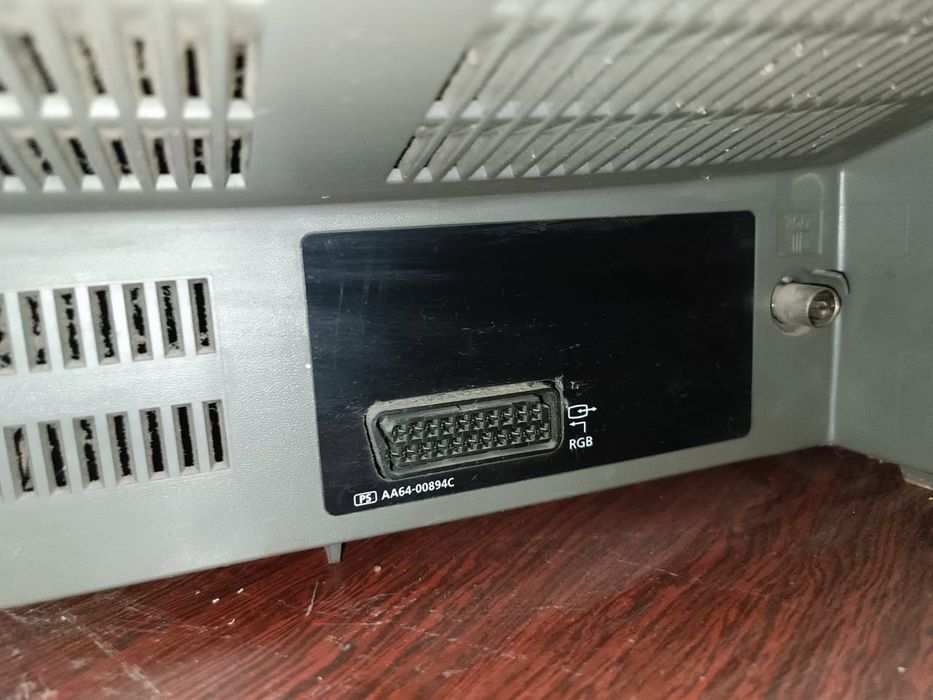 Телевизор Samsung 21 дюйм,диагональ 52см.