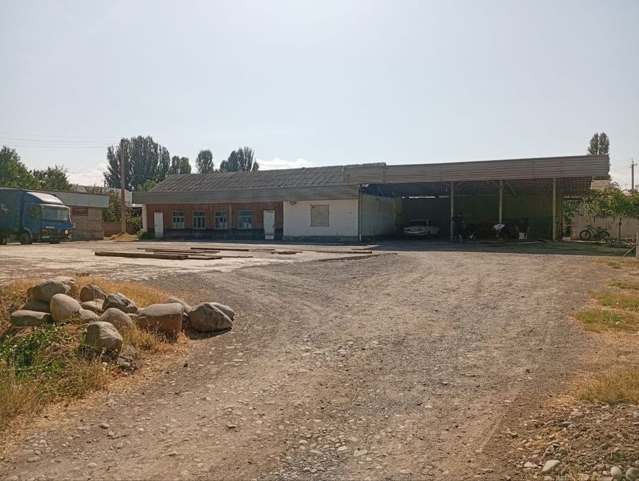 Qoshqorgon da 20 sotikli no turar bino sotiladi