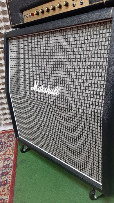 Китарен кабинет Marshall MR1960AX неразличим от нов