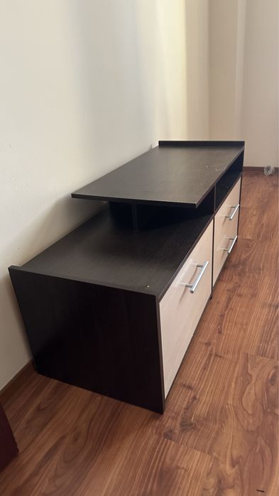 Продам тумбу под телевизор