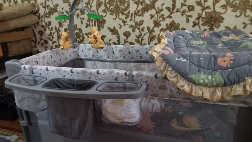 Кроватка, приставной манеж