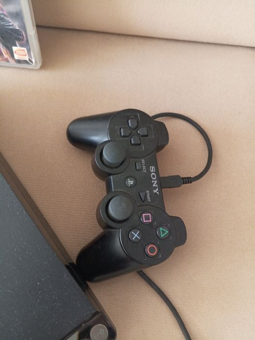 Продам PS3 , sony , в хорошем состоянии