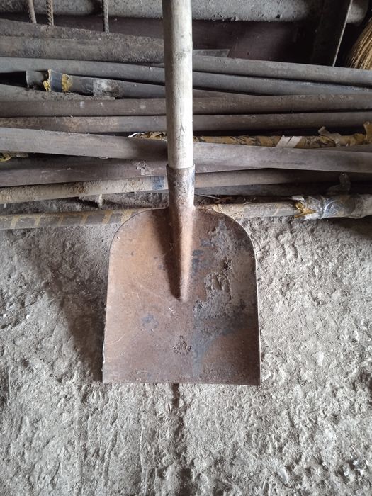 2 лопаты грабарку 2000