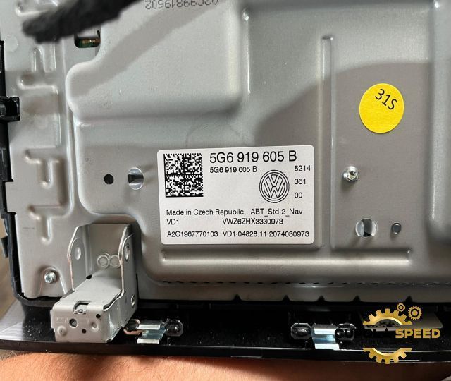 Navigatie originala cu rama  5G6919605B Volkswagen VW Passat B8 [face