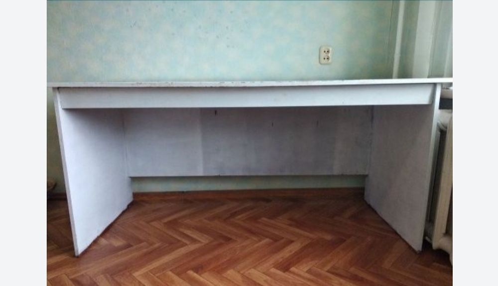 Продам прихожую, журнальный,столы
