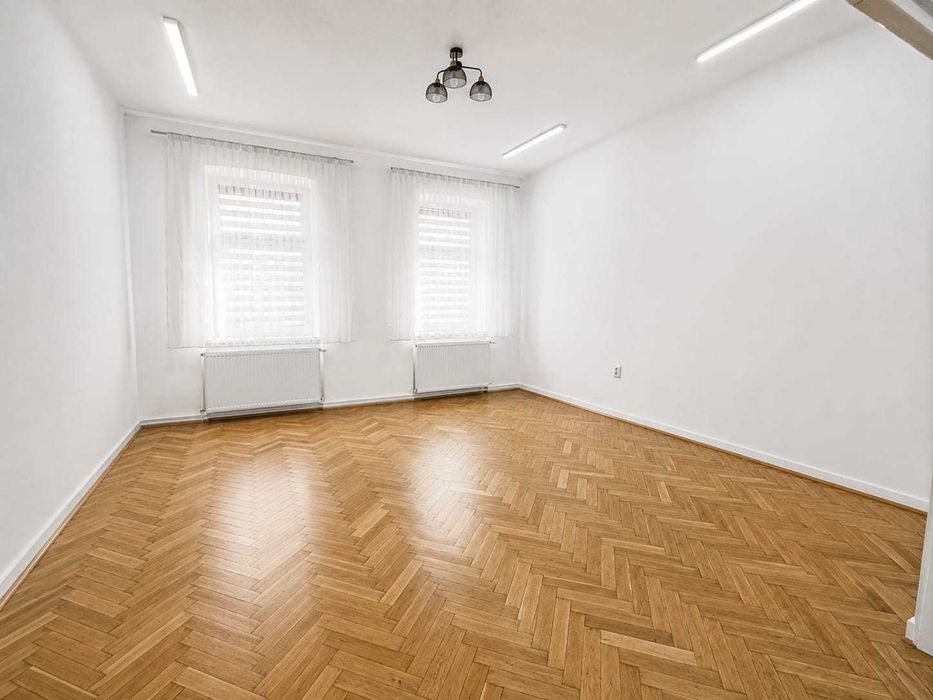 Casă / Vilă  de închiriat centrul Sibiului, 130mp (birouri, atelier,etc.)